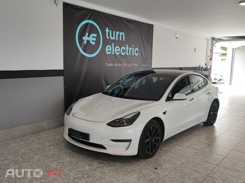 Tesla Model 3 Long-Range Dual Motor AWD — fotografia 4