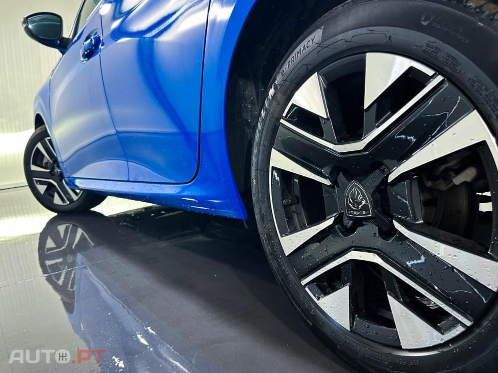 Peugeot 208 1.2 Hybrid Allure e-DCS6