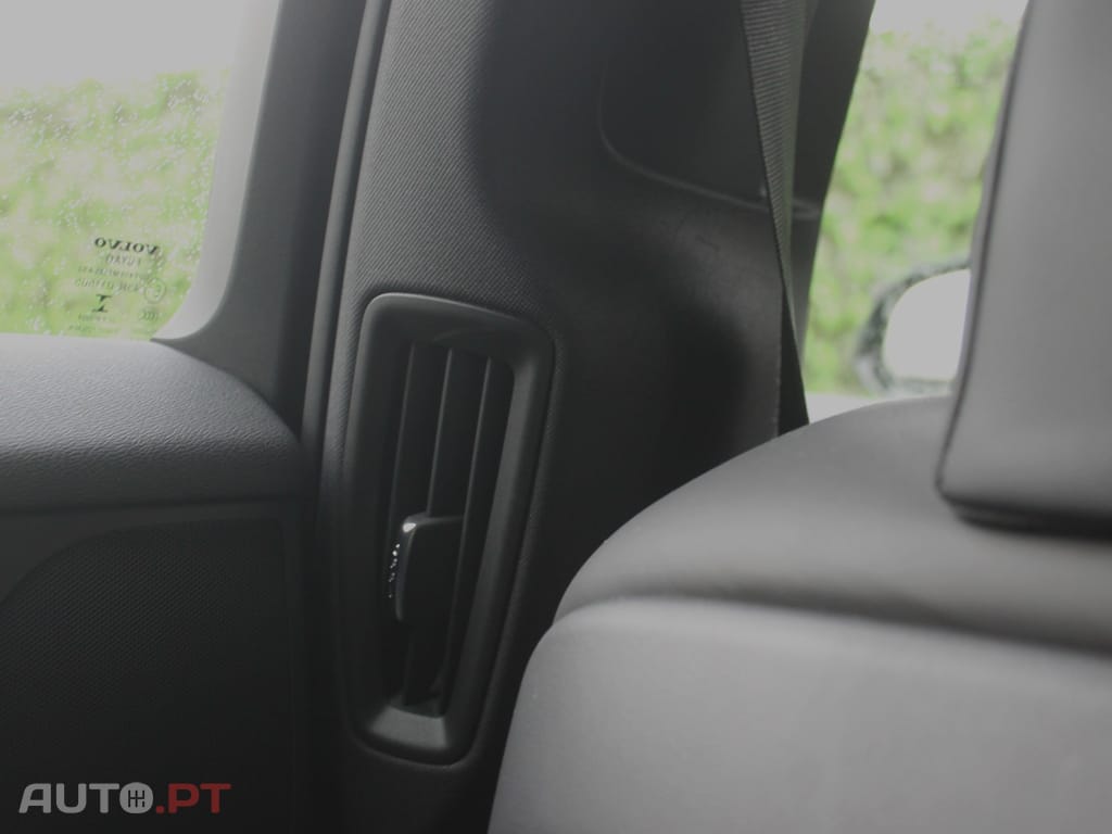 Volvo V60 2.0 T8 AWD TE R-Design