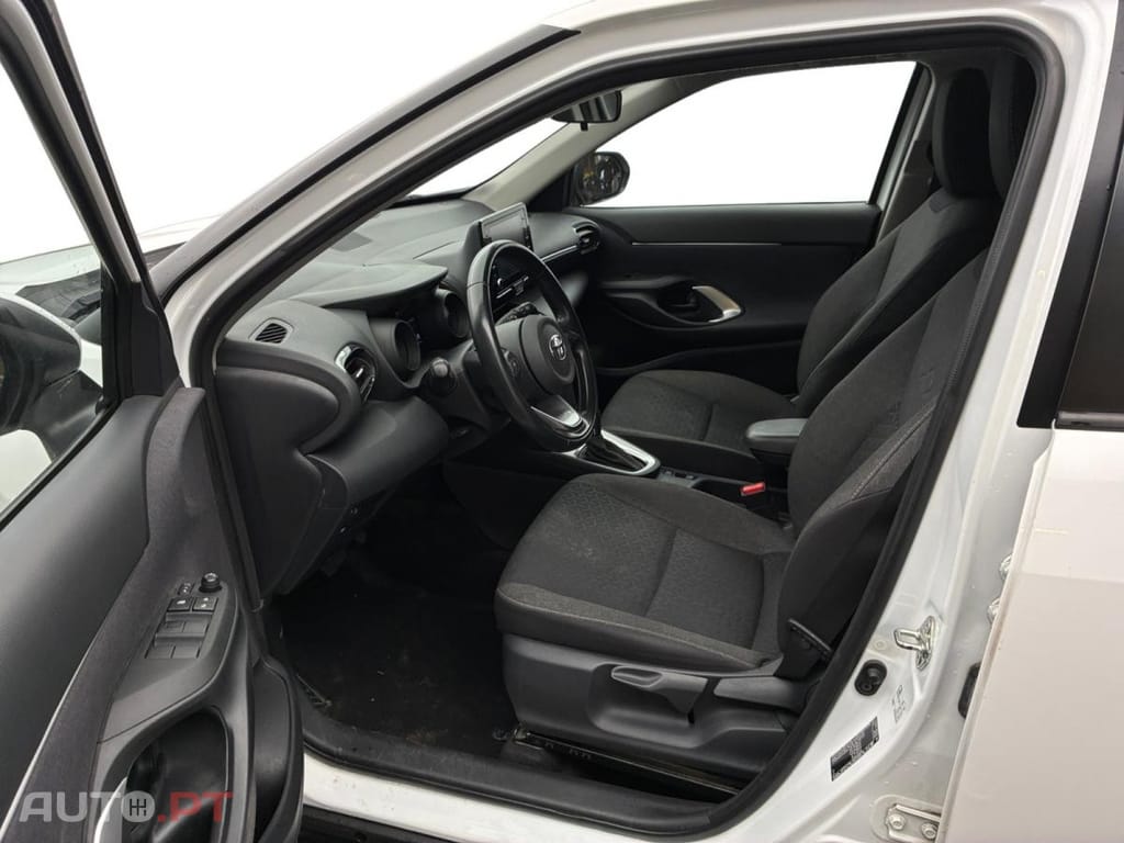 Toyota Yaris Cross Hybrid Dynamic Business 2WD