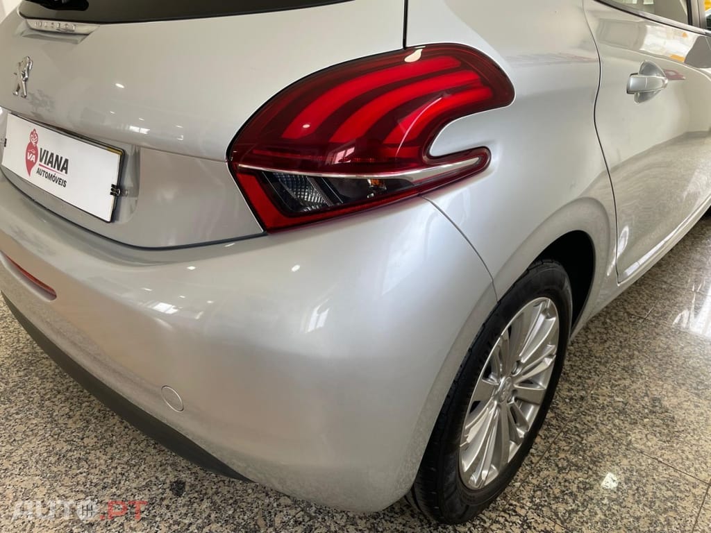 Peugeot 208 1.6 BlueHDi Style