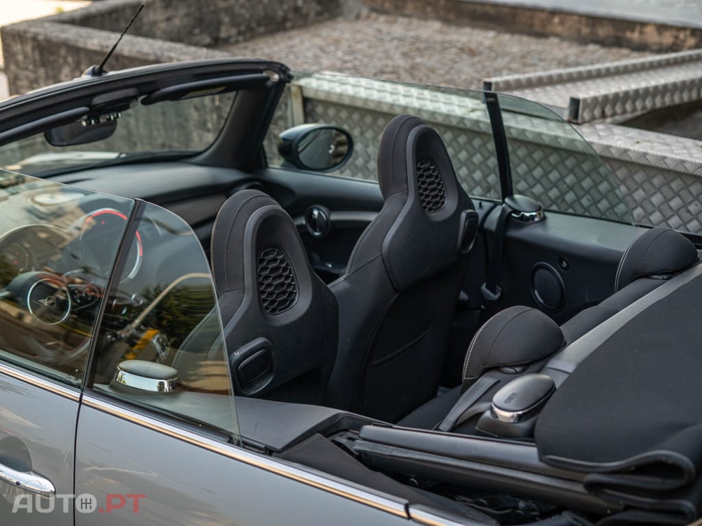MINI Cabrio Cooper Premium Extra JCW Auto