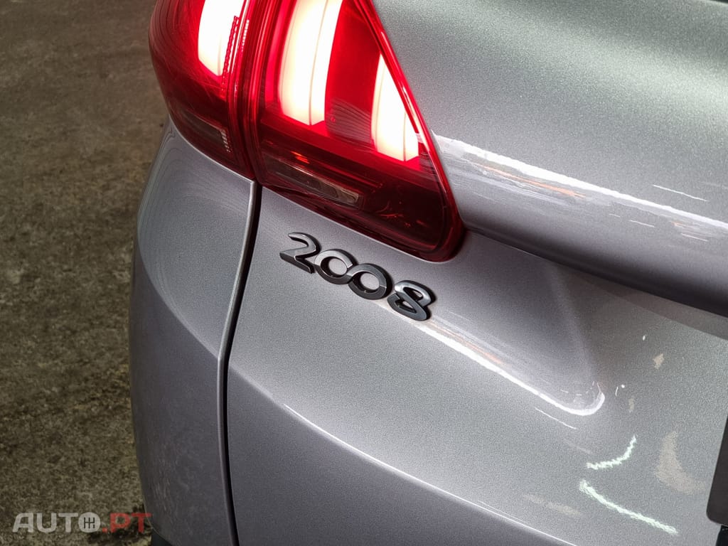 Peugeot 2008 1.2 PureTech Allure