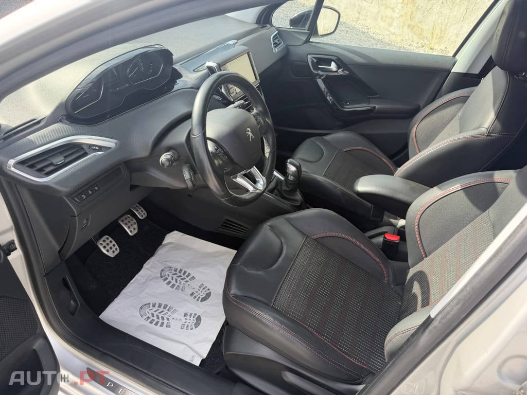 Peugeot 208 1.2 PureTech GT Line