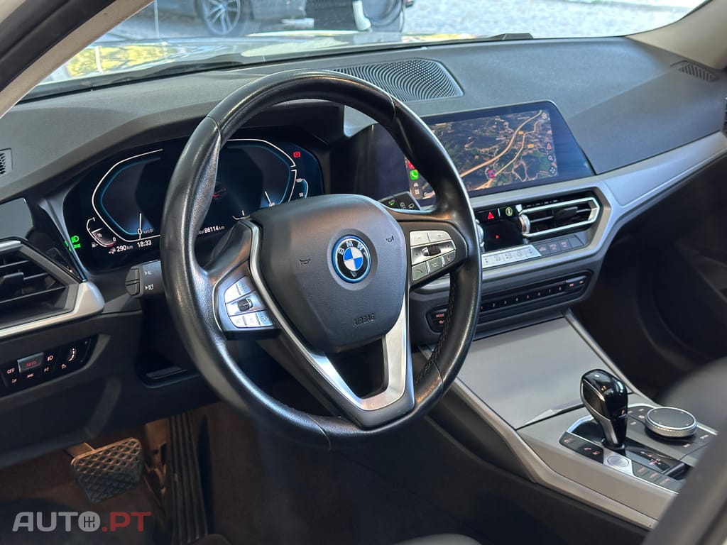 BMW 330 e Corporate Edition Auto — fotografia 24