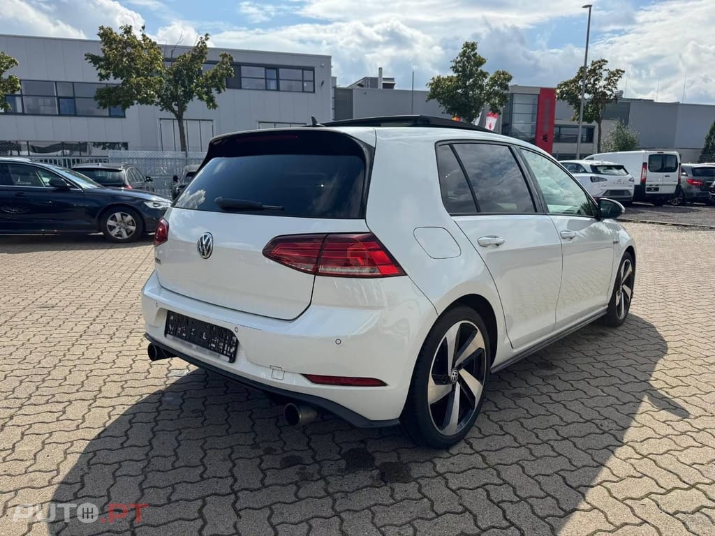 Volkswagen Golf 2.0 TSI GTI