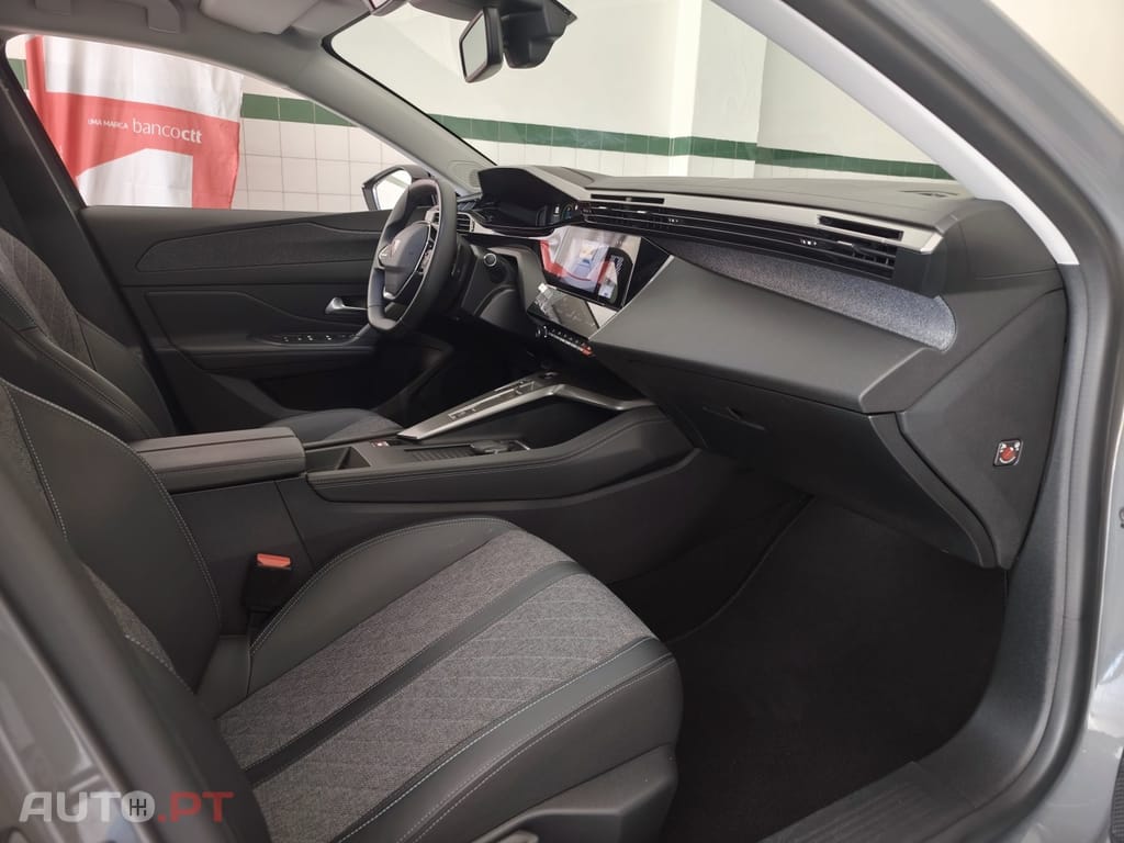 Peugeot 408 1.6 Hybrid Allure e-EAT8