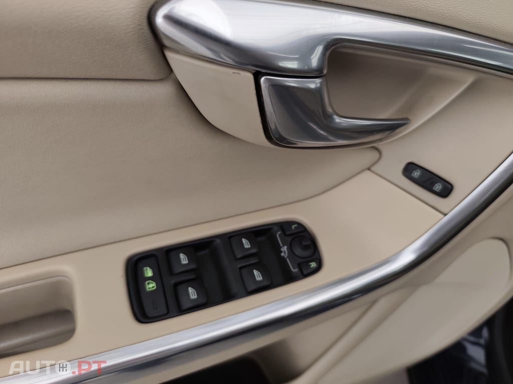 Volvo V60 2.0 D4 Momentum