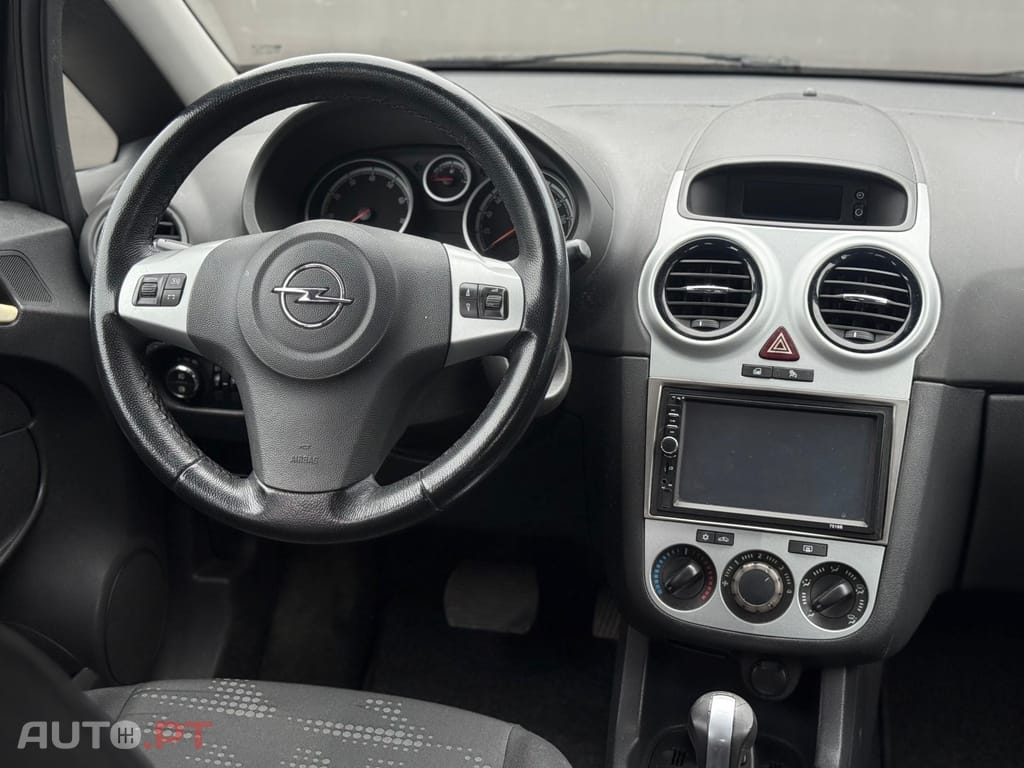 Opel Astra auto