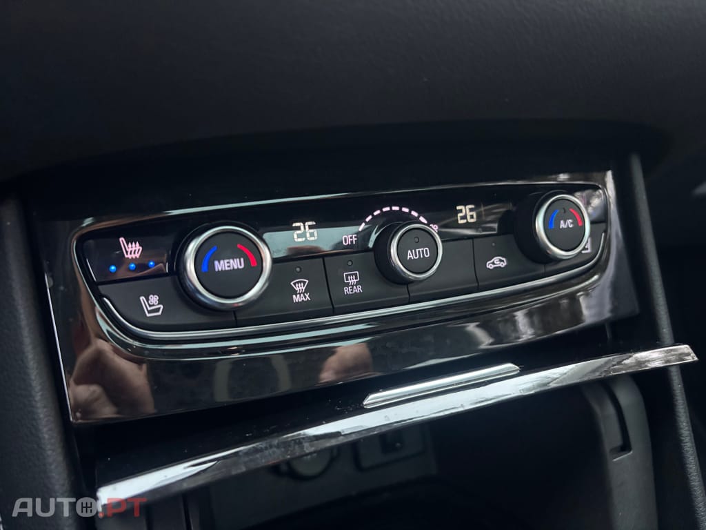 Opel Grandland (X) 1.2 T Design & Tech AT