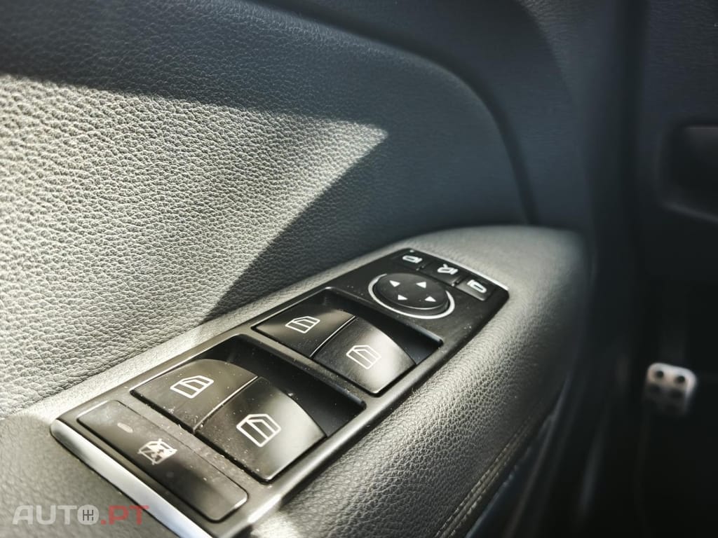 Mercedes-Benz E 250 CGI AMG LINE