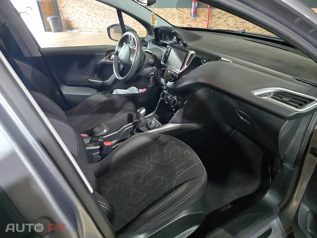 Peugeot 2008 1.2 VTi
