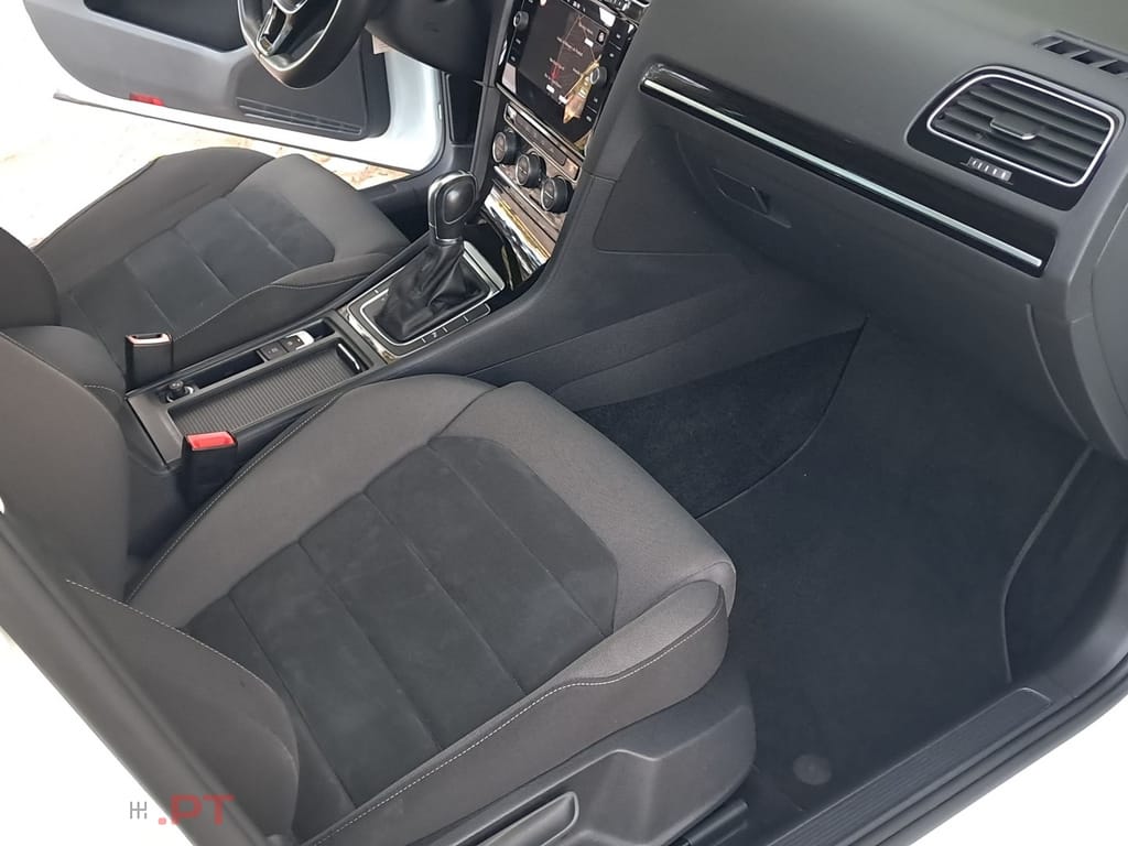 Volkswagen Golf 1.5 eTSI R-Line DSG