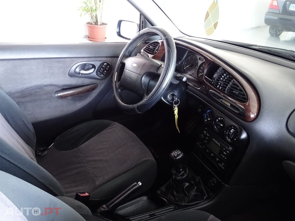 Ford Mondeo 1.8 TD Ghia