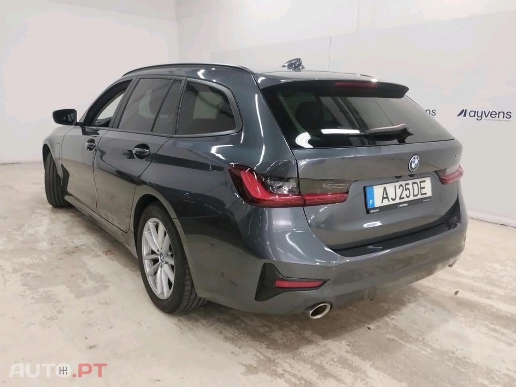 BMW 330 e Auto
