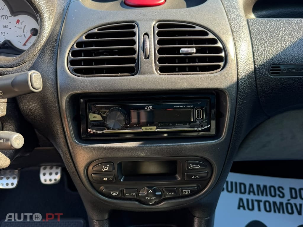 Peugeot 206 1.6 GTi