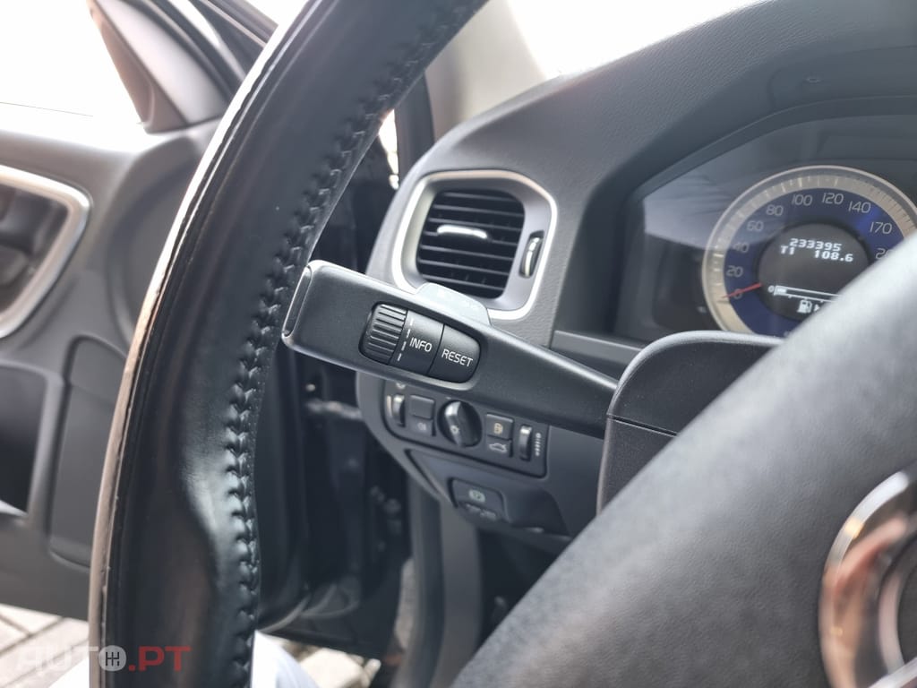 Volvo V60 1.6 D2 R-Design