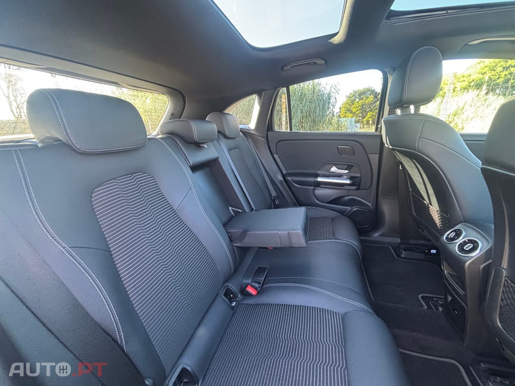 Mercedes-Benz EQA 250 Electric Art