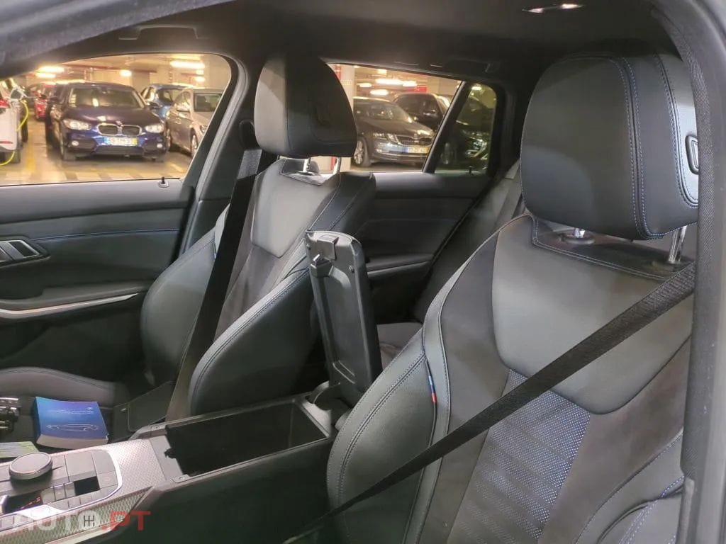 BMW 320 e Touring Pack Desportivo M Auto