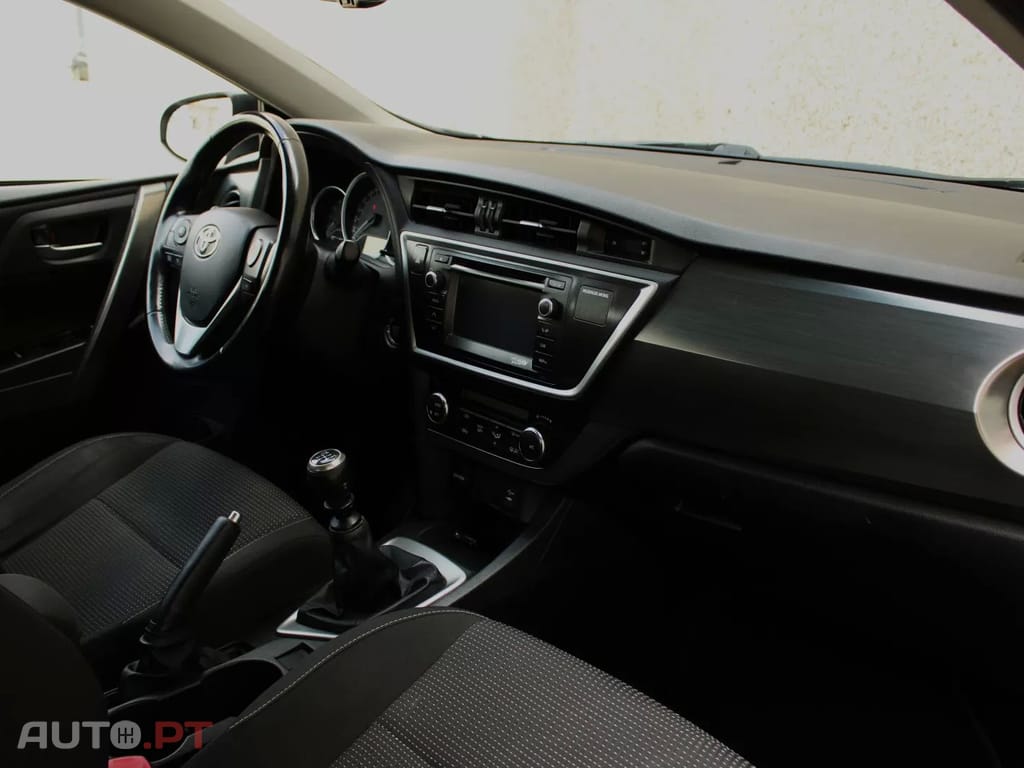 Toyota Auris 1.4 D-4D Exclusive+Navi