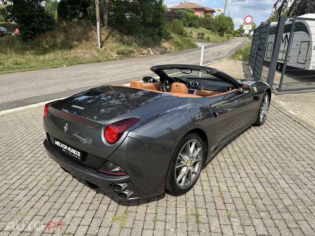 Ferrari California 4.3 V8