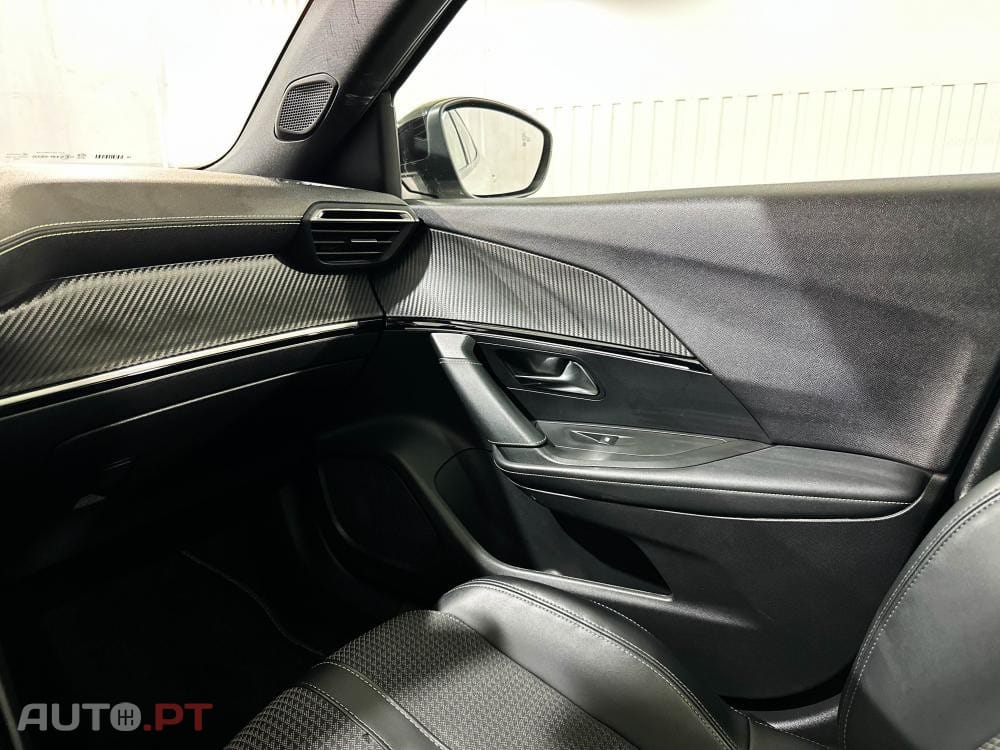 Peugeot E-2008 50 kWh GT Pack