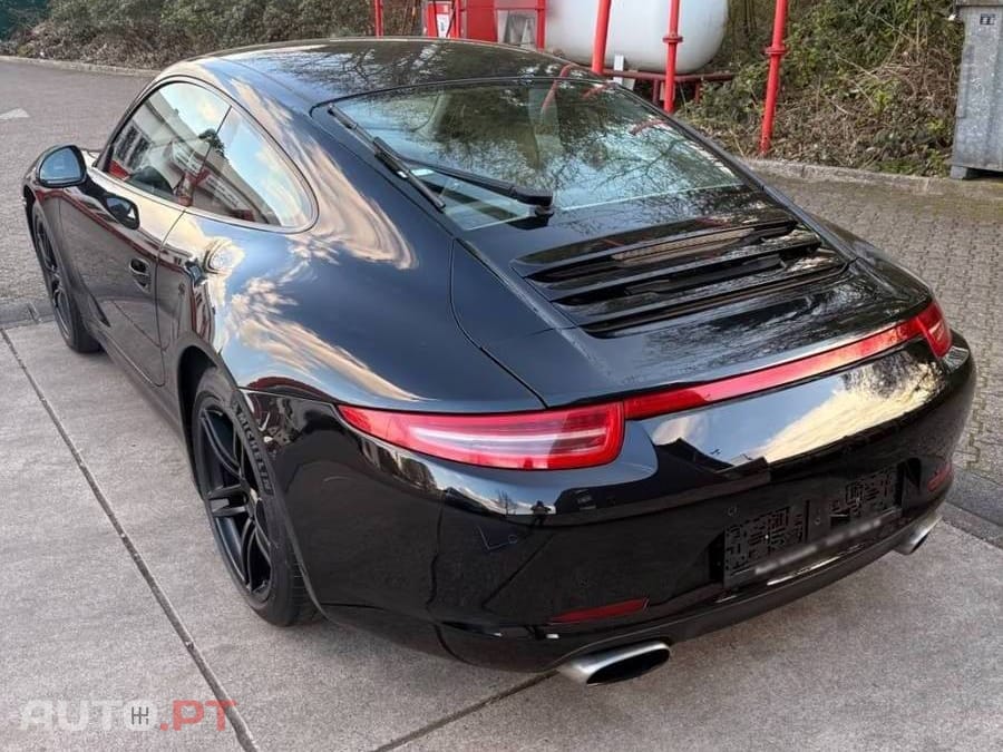 Porsche 911 Carrera 4