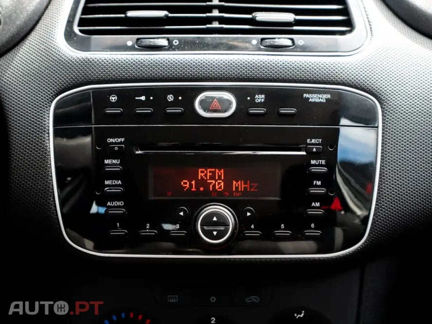 Fiat Punto 1.3 M-Jet Easy S&S — fotografia 19