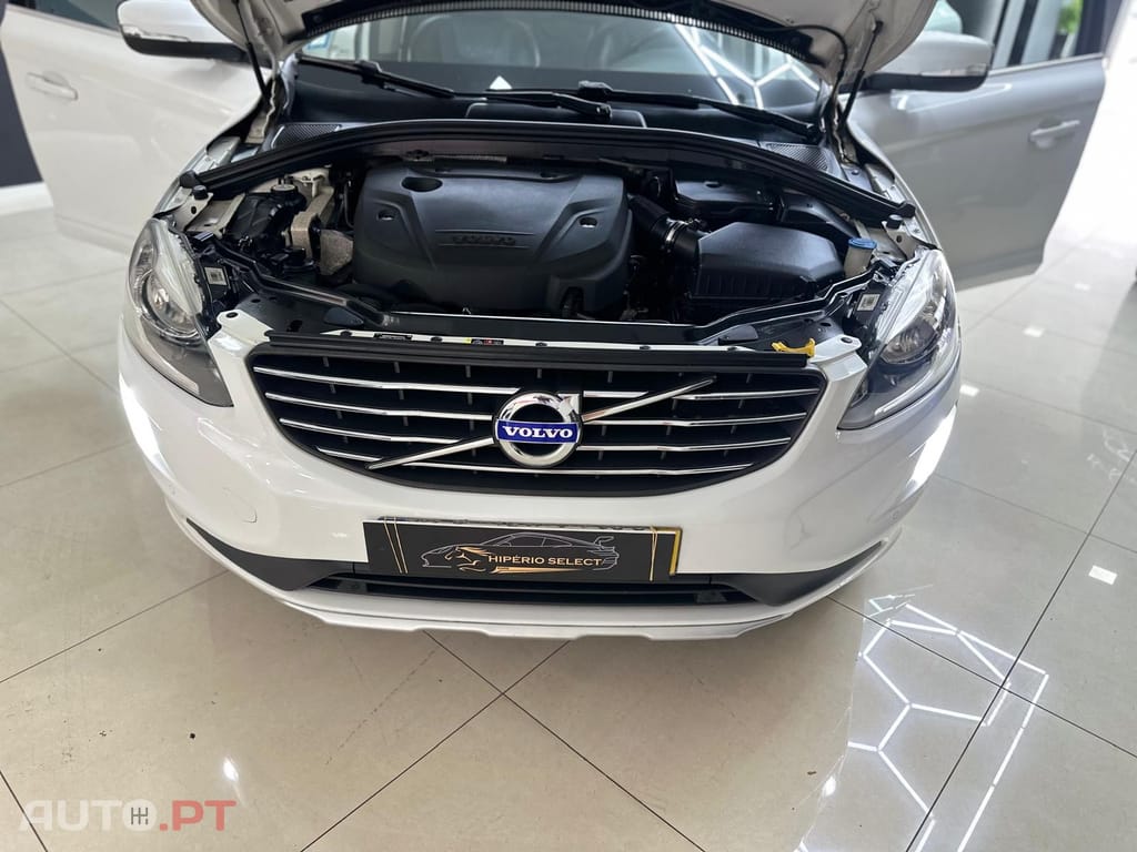 Volvo XC60 2.0 D4 R-Design Momentum