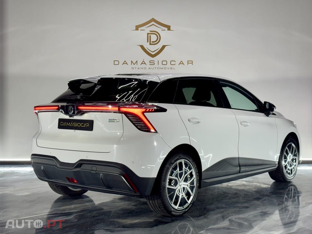 MG MG4 64 kWh Luxury