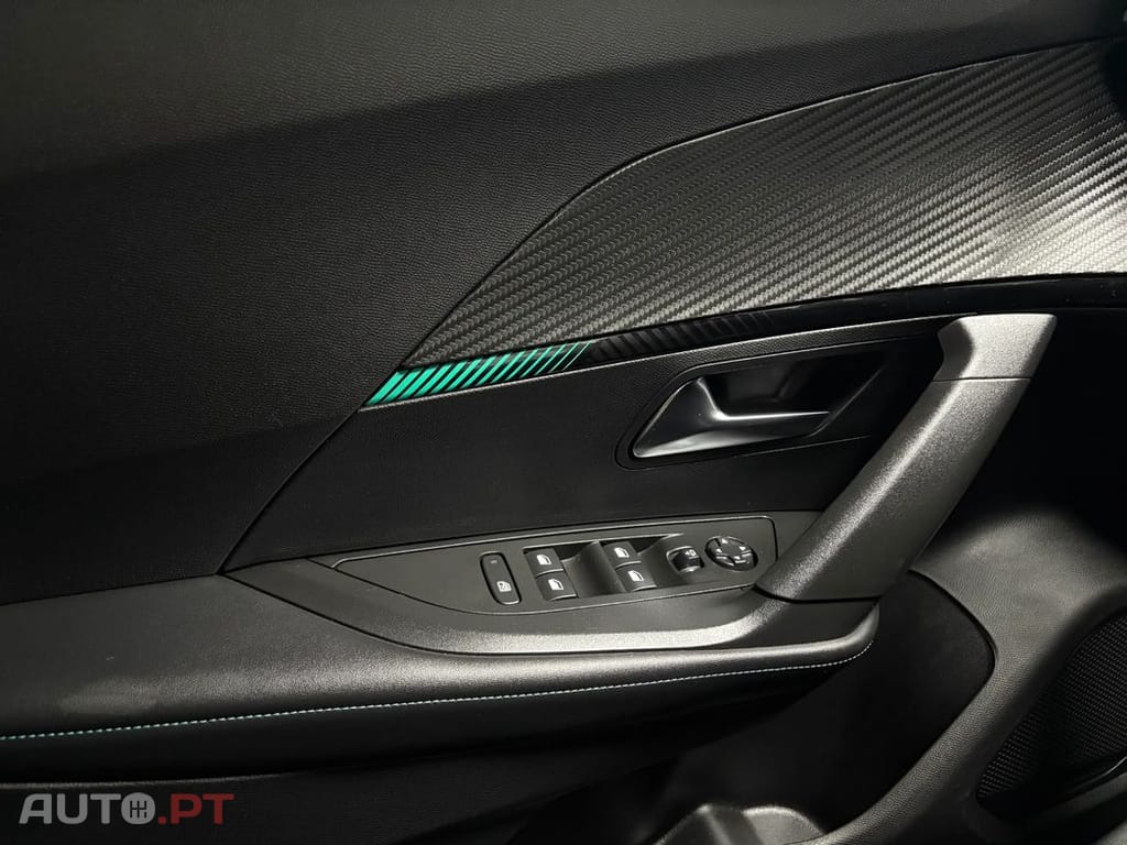 Peugeot 2008 PureTech 130 EAT8 Allure