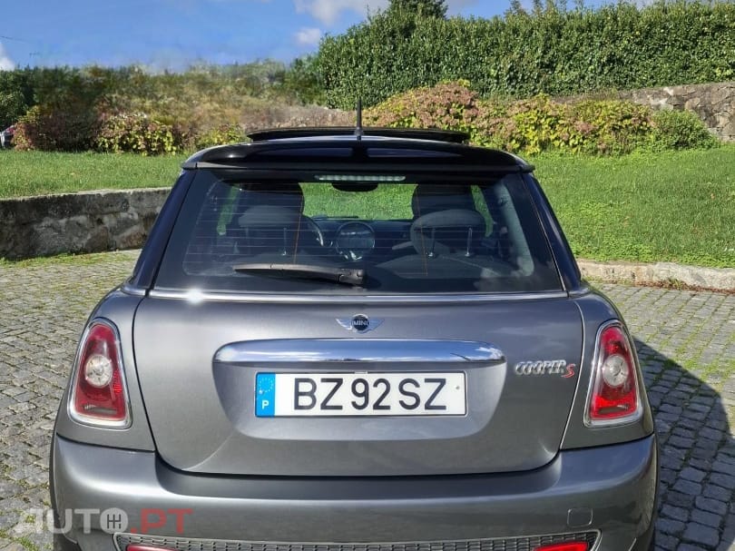 MINI Cooper Cooper S