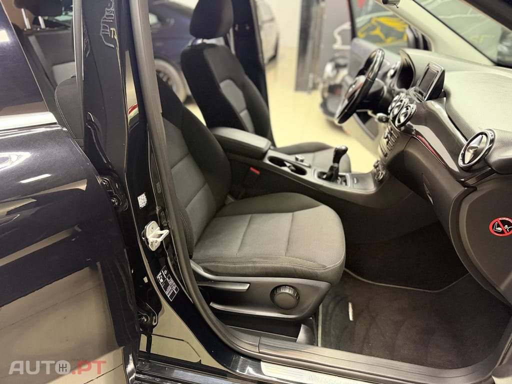 Mercedes-Benz B 180 d Progressive