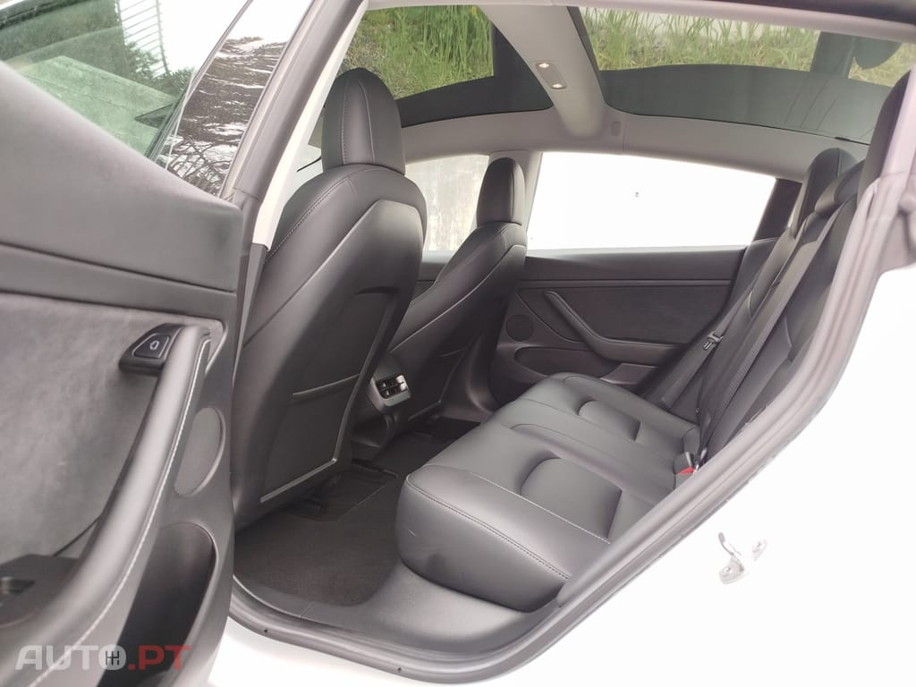 Tesla Model 3 Standard Range Plus RWD