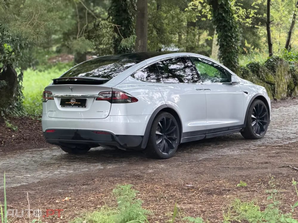 Tesla Model X 100D