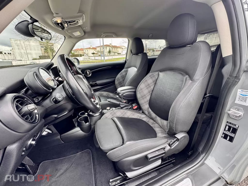 MINI Cooper Cooper SD Auto