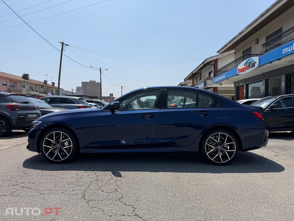 BMW 330 e Line Sport Auto