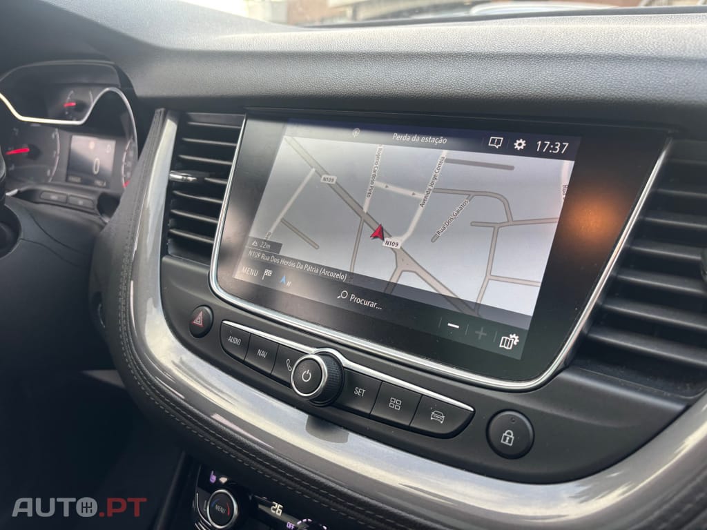 Opel Grandland (X) 1.2 T Design & Tech AT