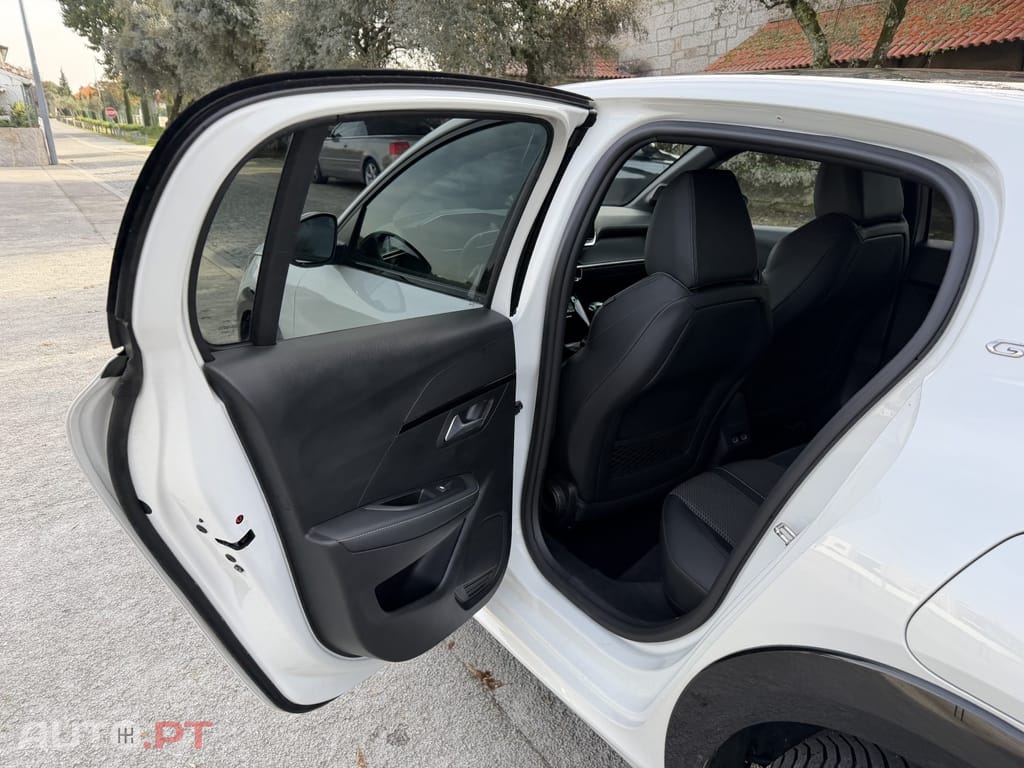 Peugeot 208 1.2 PureTech GT