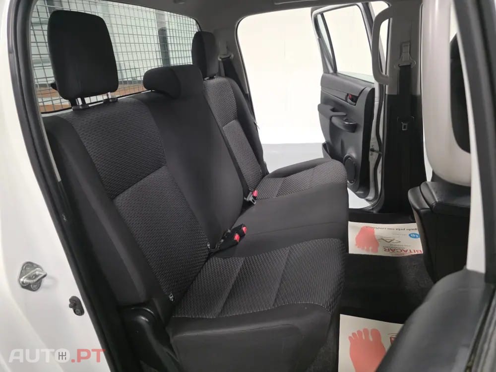 Toyota Hilux 2.4 D-4D 4WD CD CH