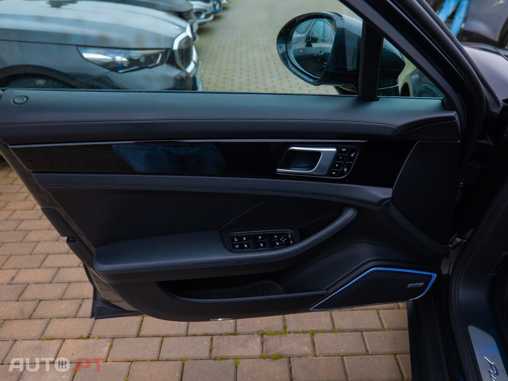 Porsche Panamera 4 E-Hybrid