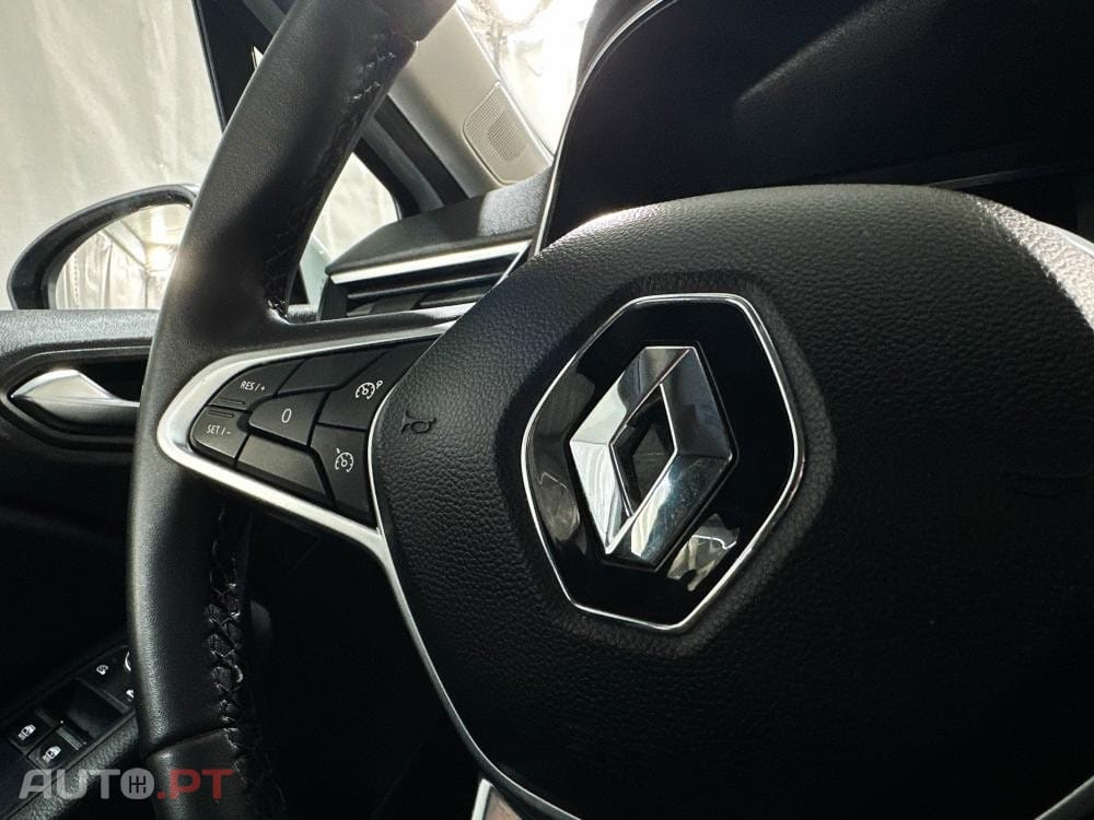 Renault Clio 1.6 E-Tech Intens