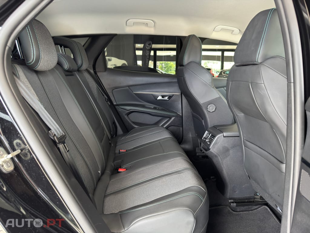 Peugeot 3008 1.6 Hybrid Active Pack e-EAT8