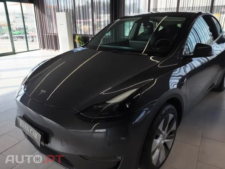 Tesla Model Y Long Range Tração Integral Premium