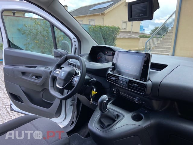 Peugeot Partner 1.6 HDI CARPLAY   100CV