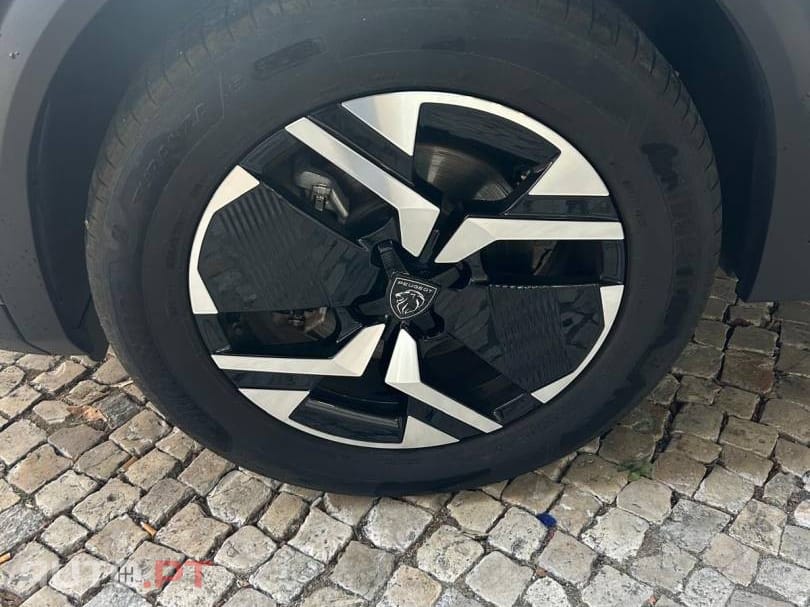 Peugeot 2008 1.2 Hybrid Allure e-DCS6