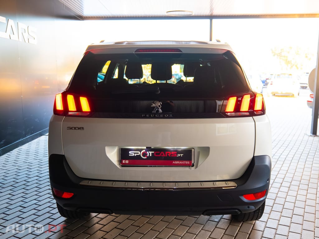 Peugeot 5008 1.2 PureTech Allure Pack EAT8