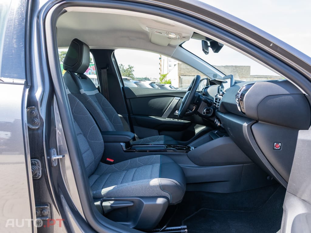 Citroen C4 X 1.2 PureTech Shine EAT8