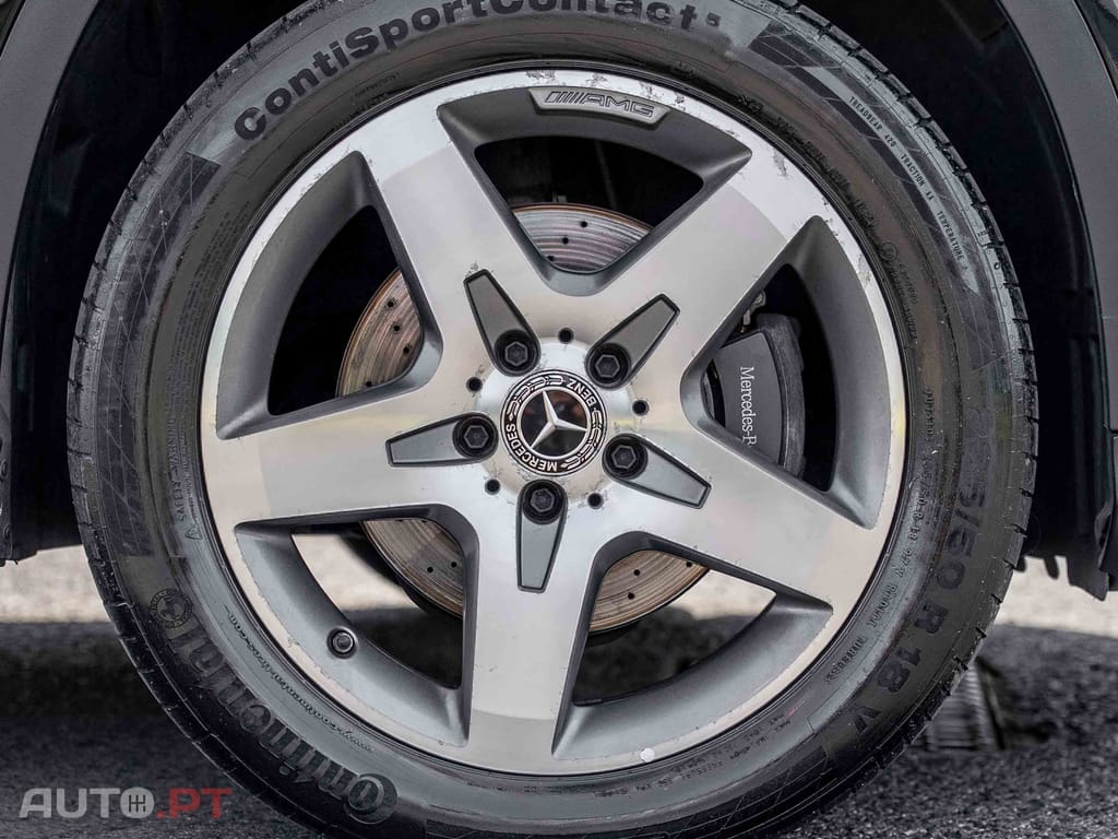 Mercedes-Benz GLA 220 220 d AMG Line