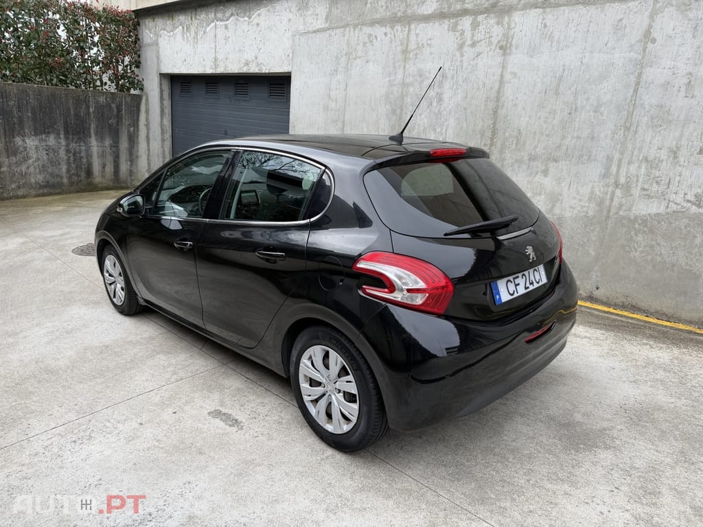 Peugeot 208 1.6 e-HDi Allure